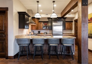 Spend Holidays in Park City! Ski Access, On-site Chair Lift and Hot Tub!