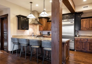 Spend Holidays in Park City! Ski Access, On-site Chair Lift and Hot Tub!