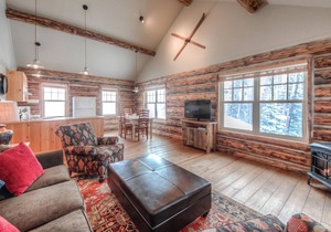 Spend Summer in Big Sky! Quaint Log Cabin near Big Sky Resort with Private Hot Tub and WifI