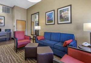 Start Your Adventure Right w/Our Comfy Room & Complimentary Breakfast