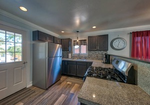 Steps from Downtown Cody - Spacious home that sleeps 10!