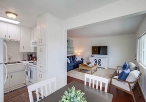 Steps to Ocean + Bright Top Level Unit + Sun Deck