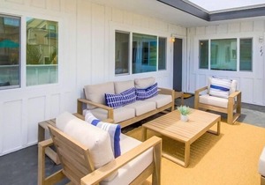 Steps to Ocean ☆ Sunny Top Level Unit ☆ Outdoor Deck