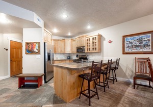 Steps to Town Lift and Main Street; Private Hot Tub