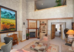 Stunning penthouse with 3,600 sq, ft, of luxury