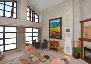 Stunning penthouse with 3,600 sq, ft, of luxury
