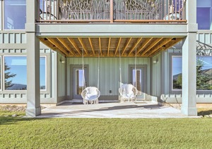 Stunning Valley Home w/Furnished Deck & Mtn Views