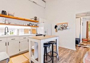 Stylish home close to trails & downtown