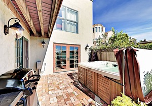 Sunny San Diego Gem w/Private Hot Tub & Patio