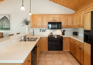 Teton Pines Country Club Townhome Hollyhock: 3 BR, 3.5 BA Townhouse in Wilson, Sleeps 6