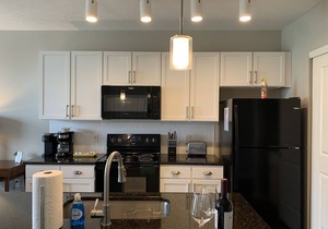 The Franklinton Flat | No Steps | Garage Parking!