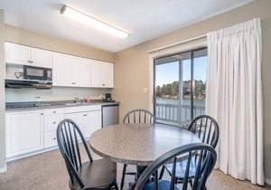 The Hamilton Lakefront Studio 17 - Upper Unit