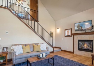 The Pearl Of Pend Oreille - 1 Bedroom and Loft 2 Bath Parkside Bungalow