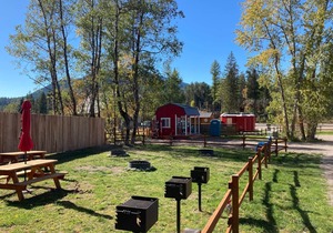 The Red Station by Glacier - Cabin #9 with AC and laundry