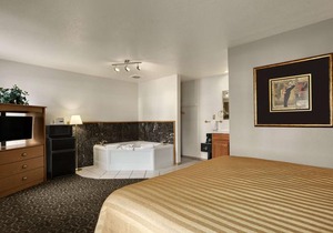 Travelodge by Wyndham Wenatchee