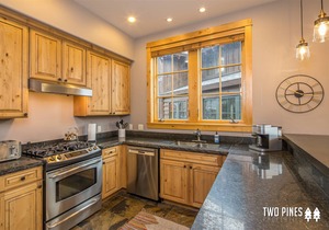 Trotwood Townhome Right in Town Center- Walking Distance to Ski Shuttle