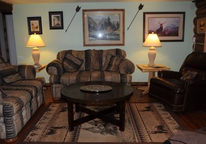 Two Bedroom Home, Sleeps Eight Just One Mile From Yellowstone's Main Entrance