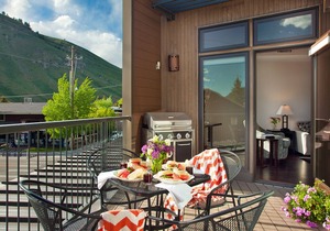 Two Bedroom, Luxury Condominium in Downtown Jackson
