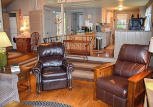 Two bedroom sleeping 6 with central air conditioning