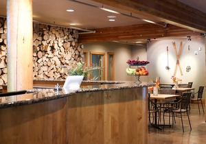 Updated Sunriver Home w/ Private Hot Tub & SHARC Passes for Pools - 2 Dogs OK