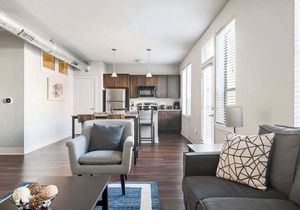 Urban Indy Stay! Cozy Condo w/Free Parking