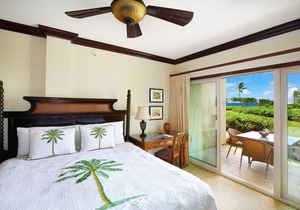 Waipouli Beach Resort Exquisite Ocean Front Condo in Oceanfront "H" Building