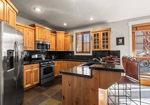 Walking distance to Historic Main Street and Town Lift
