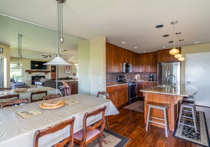 Wapato Point Halmalka Condo 512B Sleeps 8 by Outdoor Pool, Sandy Beach Amenities