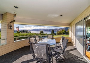 Wapato Point Halmalka Condo 512B Sleeps 8 by Outdoor Pool, Sandy Beach Amenities