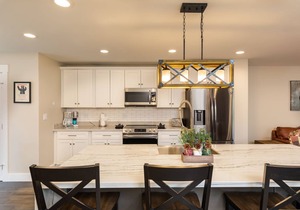 Wind River 6: Beautifully Renovated Townhome - Walk to Lift