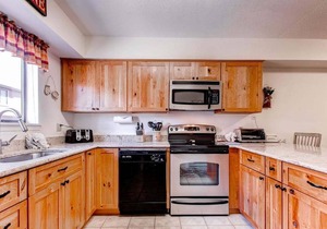 Winterpoint 22 is close to Peak 8 and 9, walk to town!