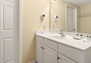 Witness the Gorgeous Scenery of Kelleys Island stay at Marblehead Suites 120