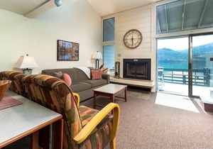 Yacinde E4 Poolside Condo with Loft, Sleeps 6