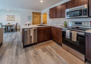 Yellowstone Retreat Rentals U1: two blocks from Yellowstone!