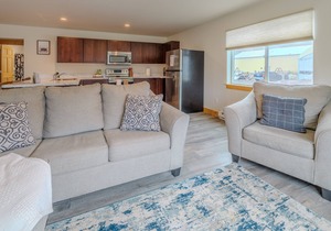 Yellowstone Retreat Rentals U3: two blocks from Yellowstone!