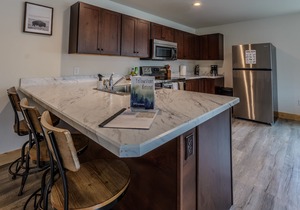 Yellowstone Retreat Rentals U4: two blocks from Yellowstone!