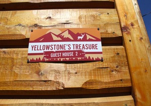 Yellowstone Treasure Guesthouses on the River