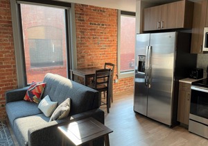 Your Amazing 1 Bed Travel Apartment Steps From Riverfront Park