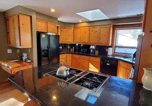 Your Own Sunriver Lodge on the Edge of the Forest - A/C -10 SHARC Passes!