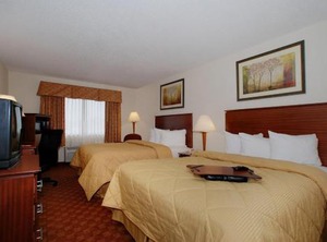 Lakewood Inn | Hebron