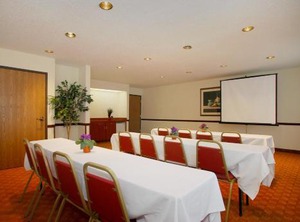 Lakewood Inn | Hebron