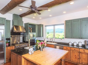 Crail Ranch Townhome Located Town Resort Shuttle | Big Sky Meadow Village
