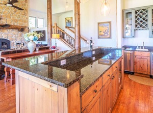 Crail Ranch Townhome Located Town Resort Shuttle | Big Sky Meadow Village