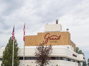Grand Hotel | Minot