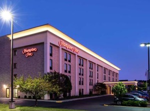 Hampton Inn Suites Heights | Solon