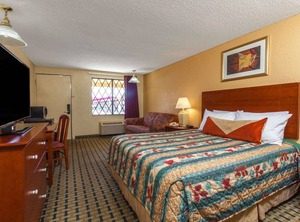 Knights Inn | Seymour
