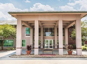 Ramada | Luling