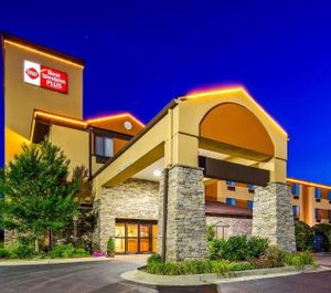 Tulsa Woodland Hills Hotel 