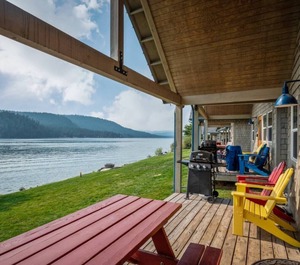 Lakefront Beach Bungalow 