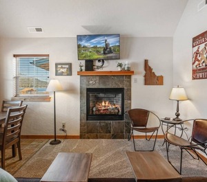 Lakefront Beach Bungalow 